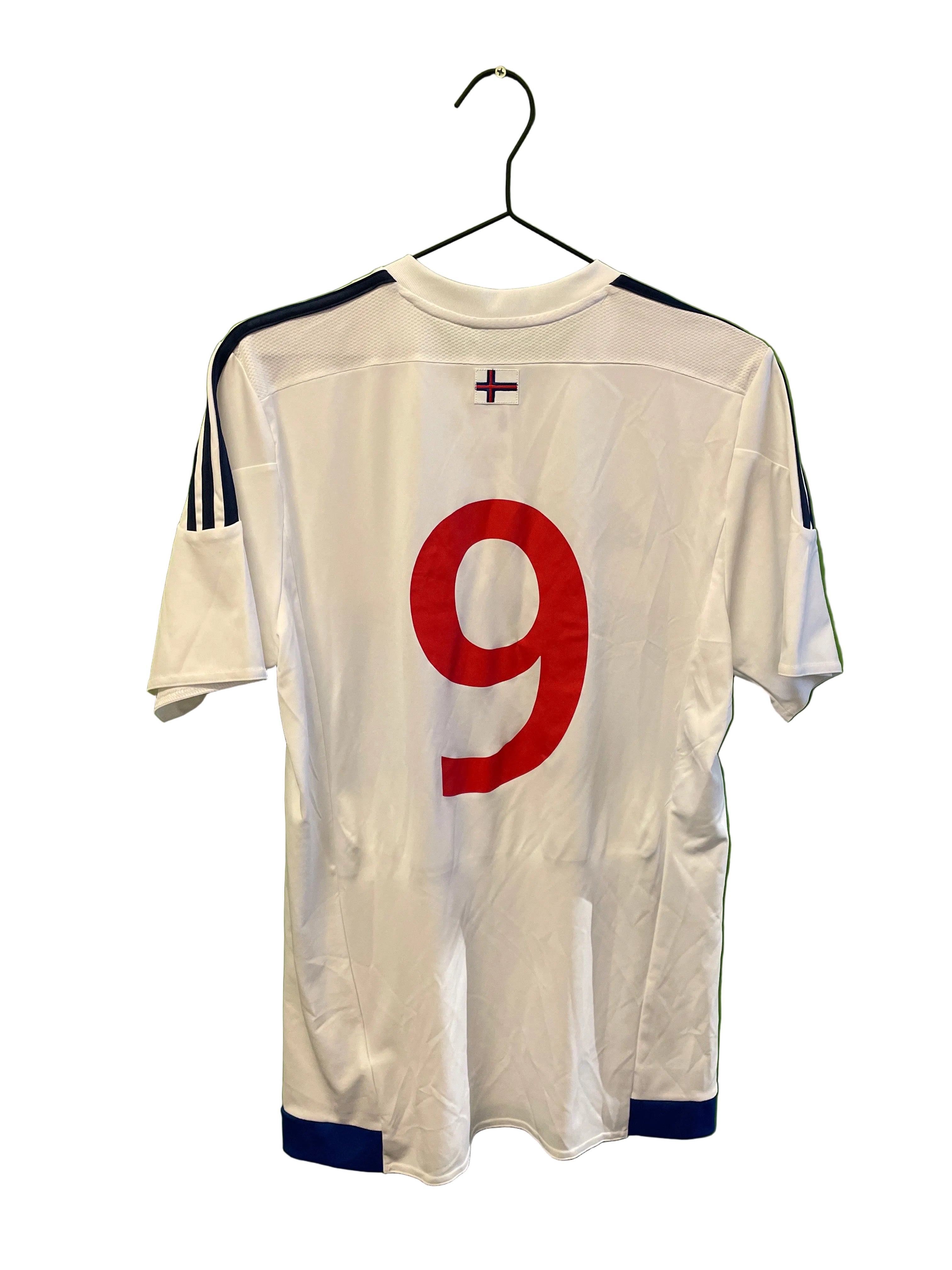 Færøyene 2013 #9 Rolantsson (M) Kampbrukt og signert