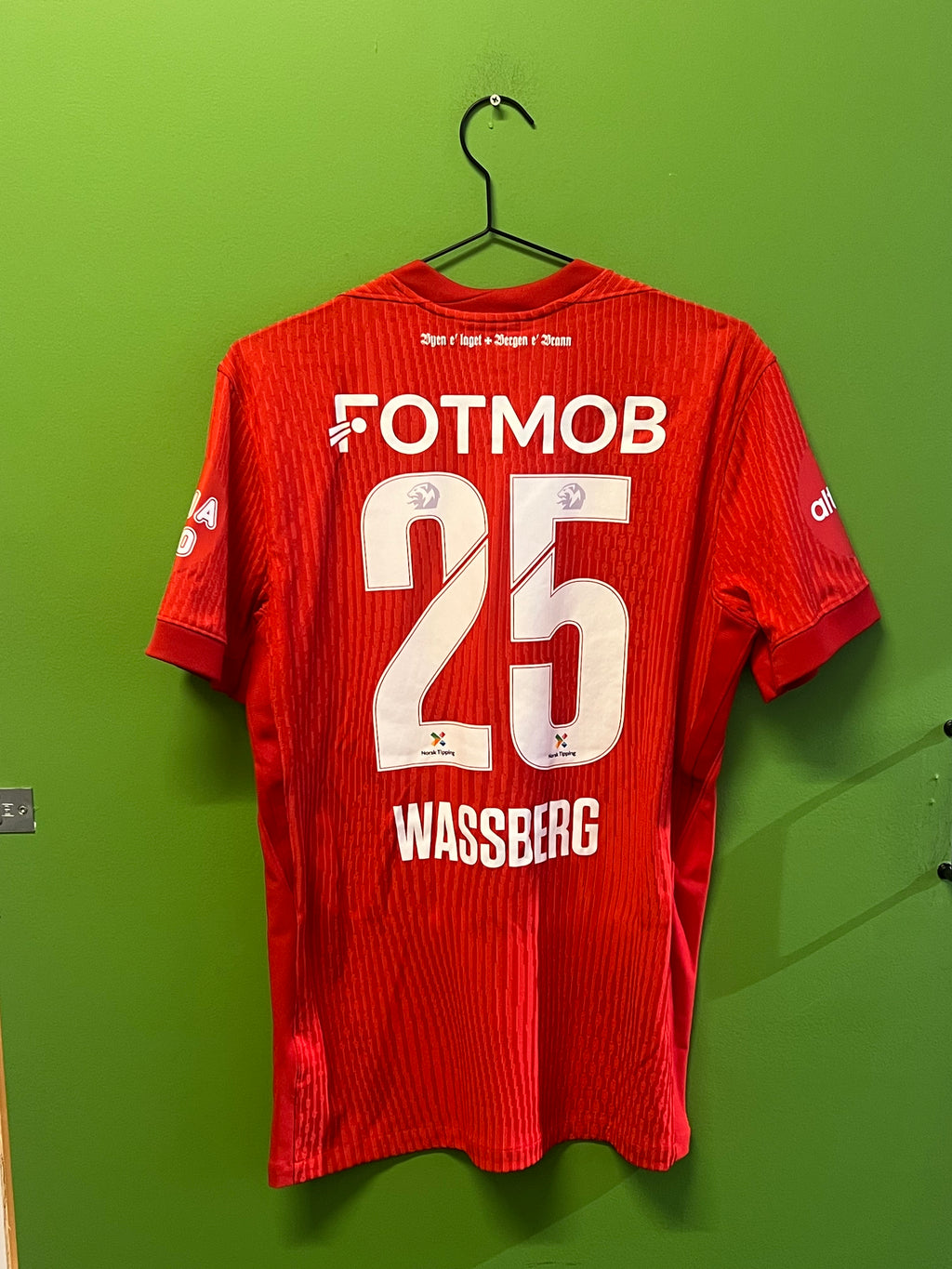 Brann hjemme spillerversjon #25 Wassberg (M)