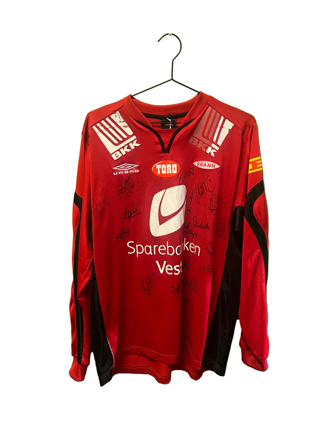 Brann hjemme 2005/06 SIGNERT